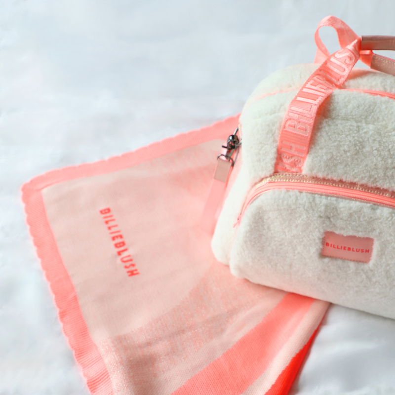 Knit blanket BILLIEBLUSH 
                    GIRL